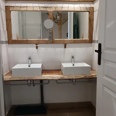 Hébergement de vacances Grand logement 140m2 pour 6 personnes *